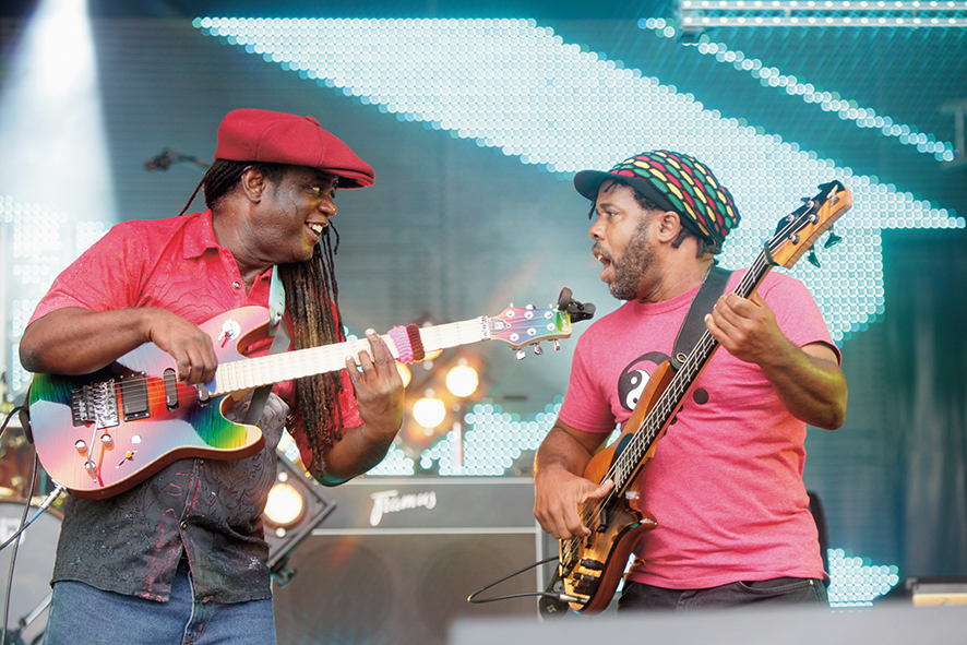 Regi & Victor Wootenové