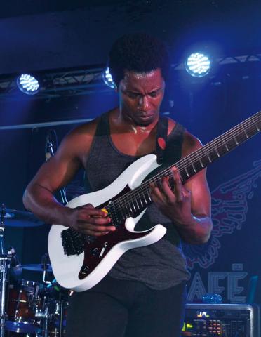 Tosin Abasi